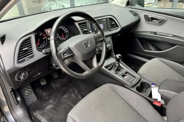 SEAT Leon (2018) thumbnail 5