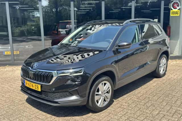 Škoda Karoq (2023) thumbnail 2