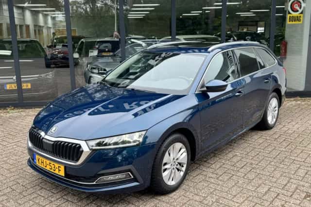 Škoda Octavia (2021) thumbnail 2