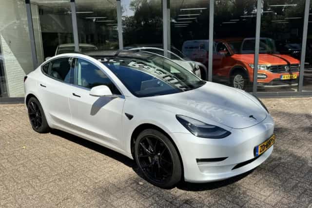 Tesla Model 3 (2019) thumbnail 4