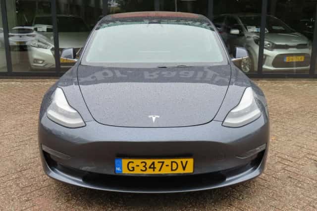 Tesla Model 3 (2019) thumbnail 3