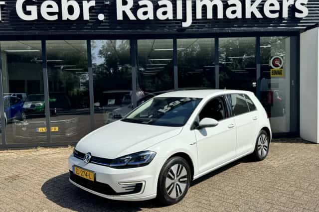 Volkswagen E-Golf (2019) thumbnail 1