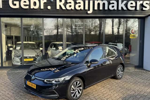 Volkswagen Golf (2022) thumbnail 1