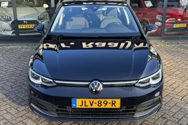 Volkswagen Golf (2022) thumbnail 3