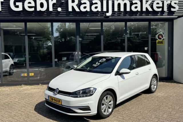 Volkswagen Golf (2018) thumbnail 1
