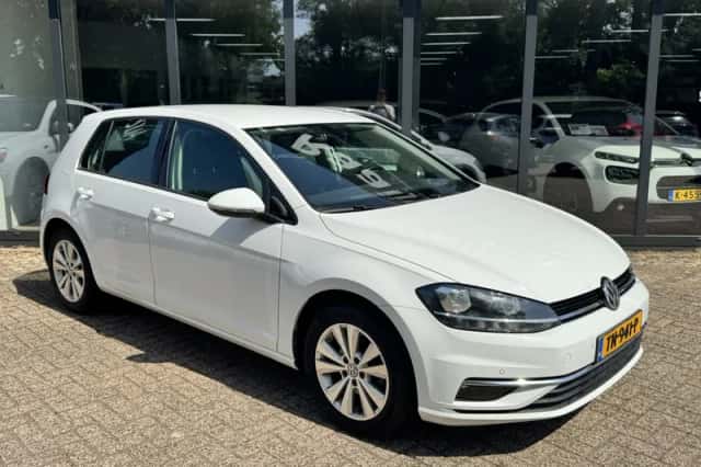Volkswagen Golf (2018) thumbnail 4