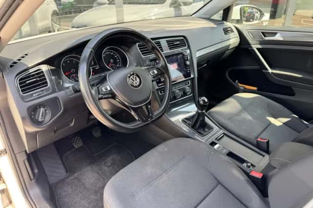 Volkswagen Golf (2018) thumbnail 5