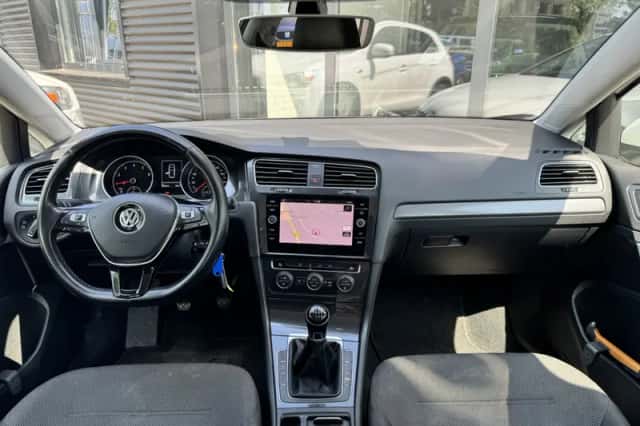 Volkswagen Golf (2018) thumbnail 6