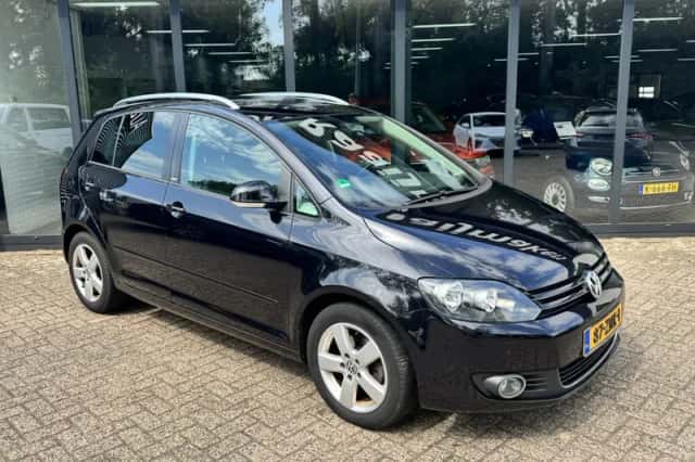 Volkswagen Golf (2012) thumbnail 4