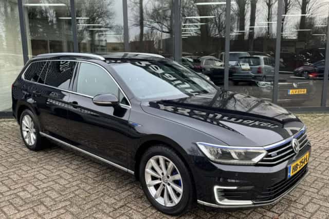 Volkswagen Passat (2015) thumbnail 5