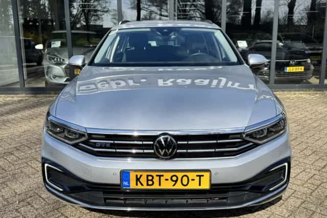 Volkswagen Passat (2020) thumbnail 4
