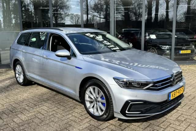 Volkswagen Passat (2020) thumbnail 5