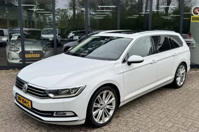 Volkswagen Passat (2016) thumbnail 2