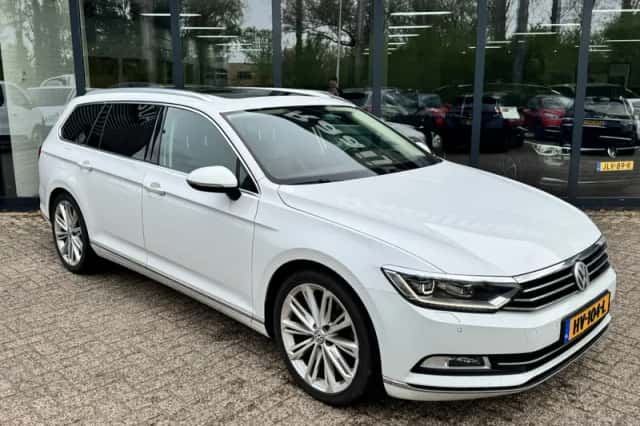 Volkswagen Passat (2016) thumbnail 4