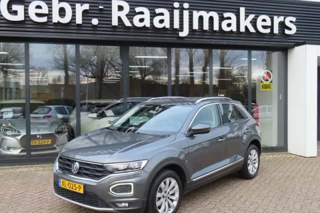 Volkswagen T-Roc (2019) thumbnail 2