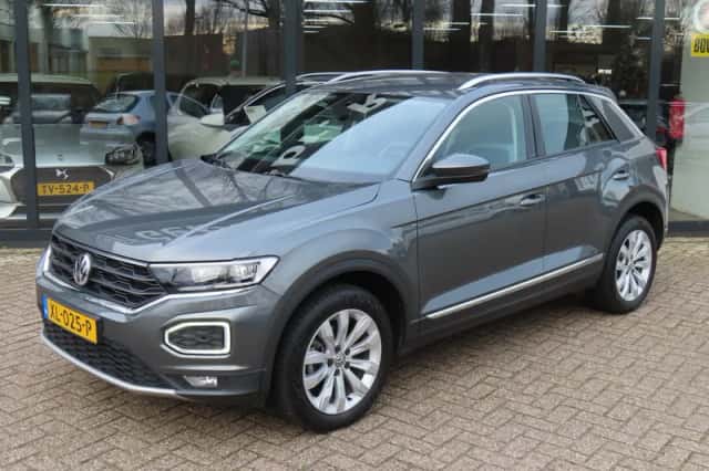 Volkswagen T-Roc (2019) thumbnail 3