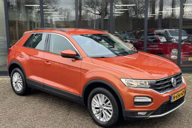 Volkswagen T-Roc (2019) thumbnail 4