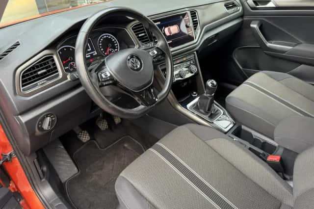 Volkswagen T-Roc (2019) thumbnail 6