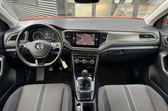 Volkswagen T-Roc (2019) thumbnail 6