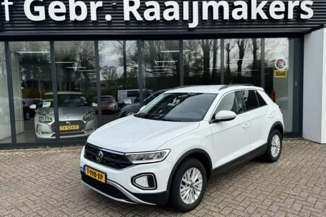 Volkswagen T-Roc (2023) thumbnail 2