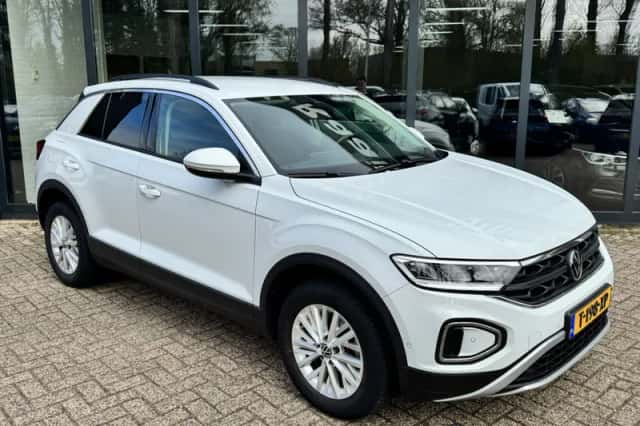 Volkswagen T-Roc (2023) thumbnail 5