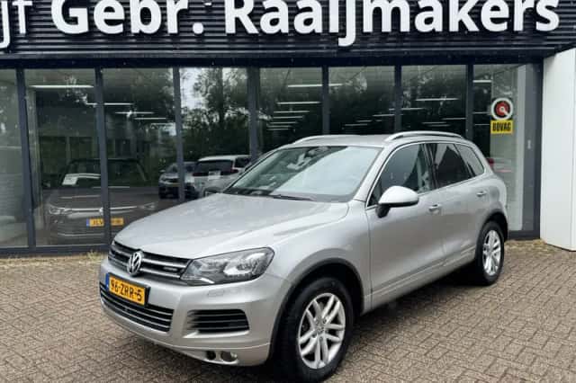 Volkswagen Touareg (2010) thumbnail 1
