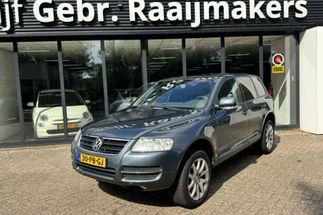 Volkswagen Touareg (2004) thumbnail 1