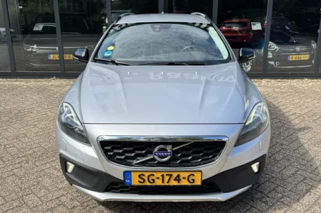 Volvo V40 (2013) thumbnail 4