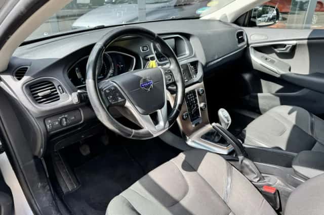 Volvo V40 (2013) thumbnail 5