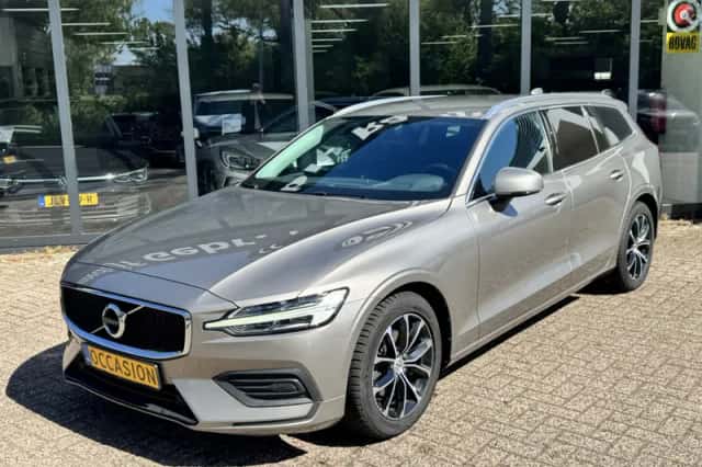 Volvo V60 (2021) thumbnail 3