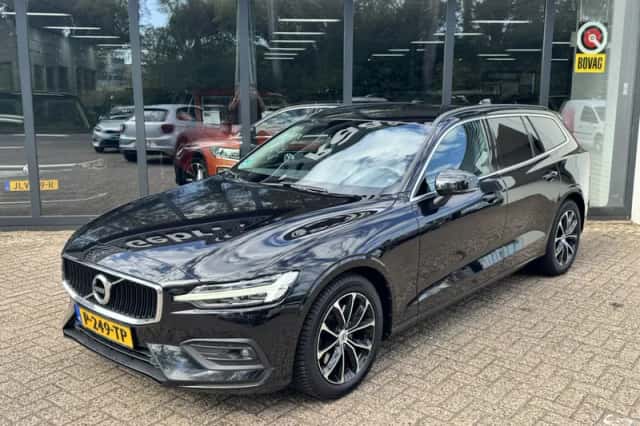 Volvo V60 (2021) thumbnail 2