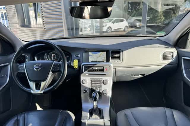 Volvo V60 (2016) thumbnail 6
