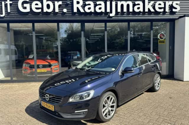 Volvo V60 (2016) thumbnail 1