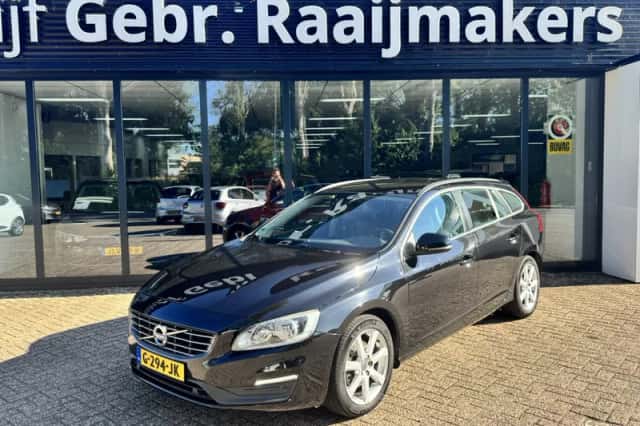 Volvo V60 (2016) thumbnail 1