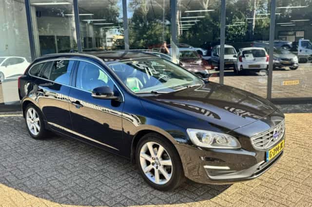 Volvo V60 (2016) thumbnail 4