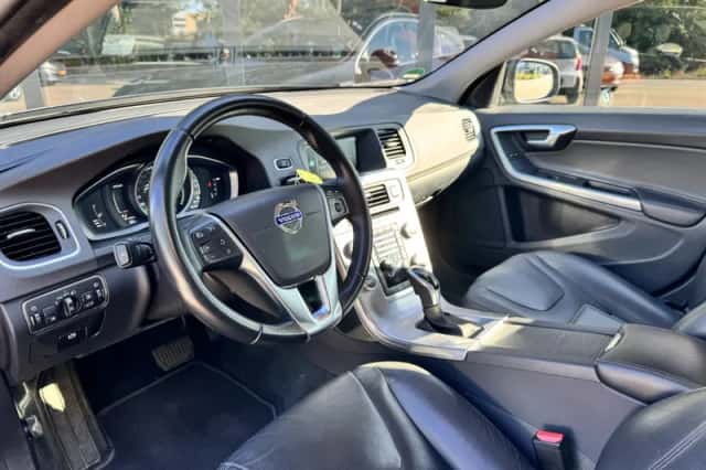 Volvo V60 (2016) thumbnail 5