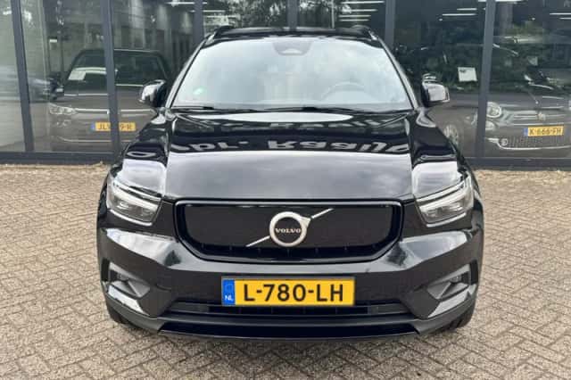 Volvo XC40 (2021) thumbnail 4