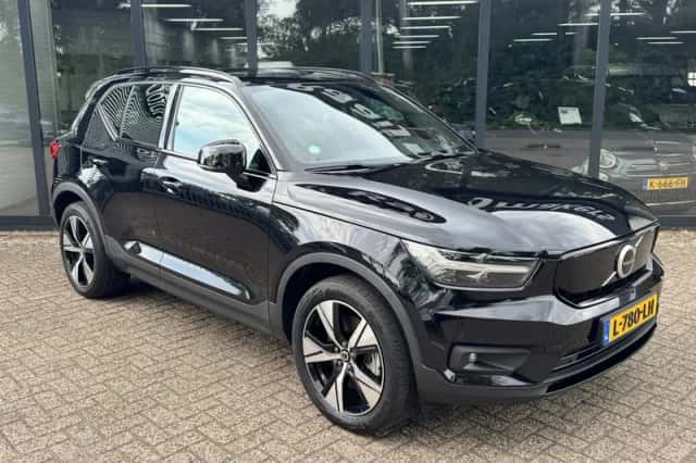 Volvo XC40 (2021) thumbnail 4