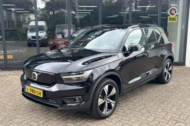 Volvo XC40 (2021) thumbnail 3