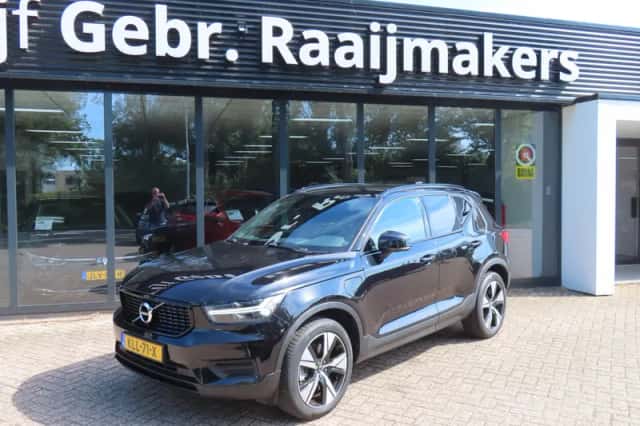 Volvo XC40 (2021) thumbnail 2