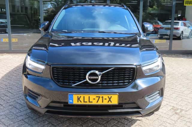 Volvo XC40 (2021) thumbnail 4