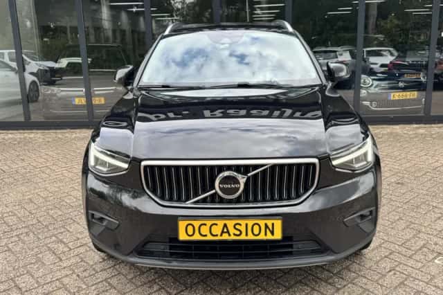 Volvo XC40 (2022) thumbnail 3