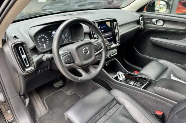 Volvo XC40 (2022) thumbnail 5