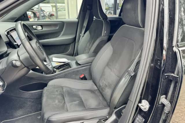 Volvo XC40 (2023) thumbnail 6
