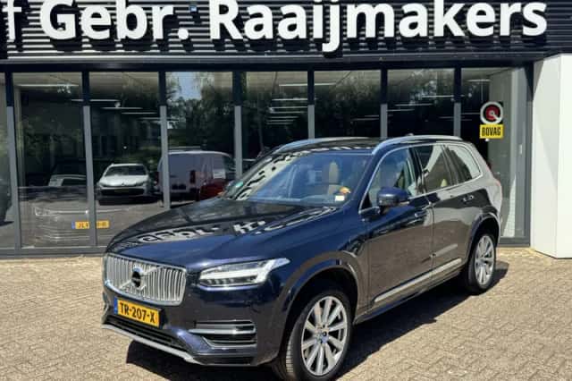Volvo XC90 (2018) thumbnail 2