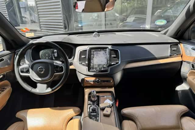 Volvo XC90 (2018) thumbnail 6