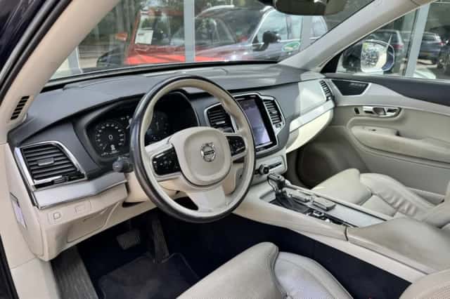 Volvo XC90 (2015) thumbnail 5