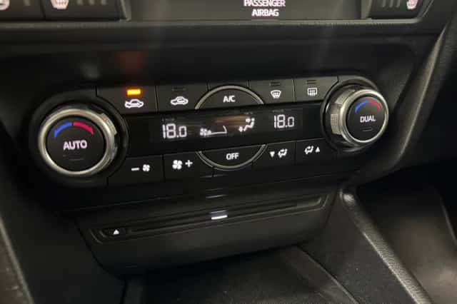 Mazda 3 (2018) thumbnail 6