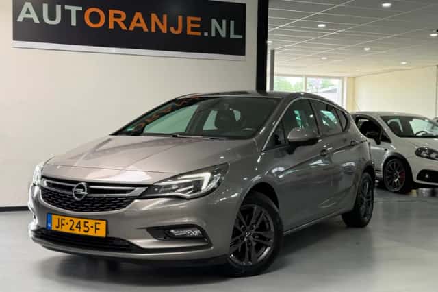 Opel Astra (2016) thumbnail 1