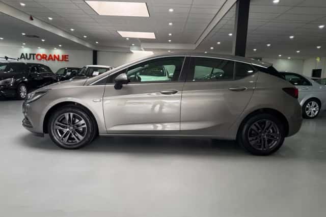 Opel Astra (2016) thumbnail 5